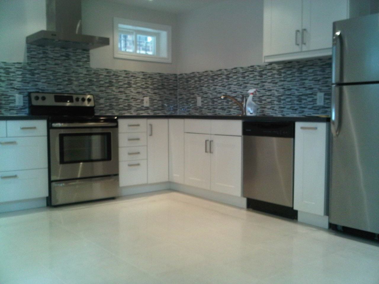 94 Kenwood Ave - Photo 3 of 6