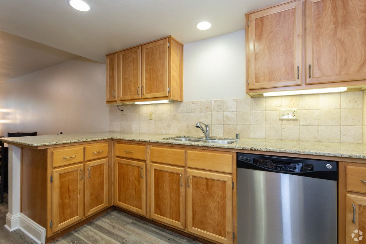 OAKSHADE COMMONS APARTMENTS - Photo 7 of 20