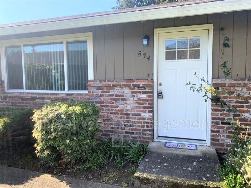 534 Ne Anderson St - Photo 2 of 11