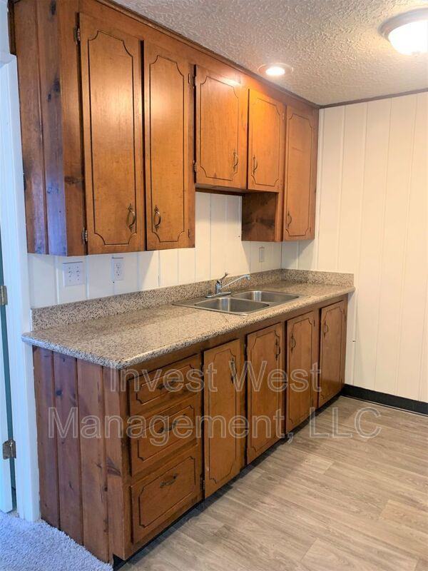 534 Ne Anderson St - Photo 3 of 11