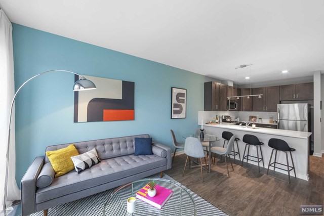 915 Broad St Apt 202-933 - Photo 2 of 15