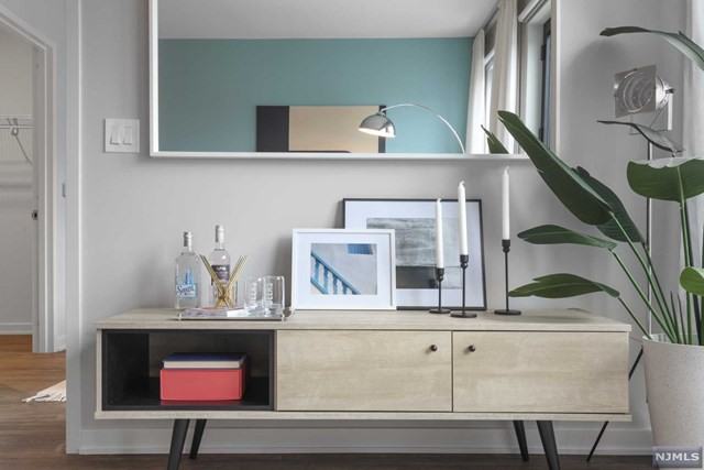 915 Broad St Apt 202-933 - Photo 3 of 15