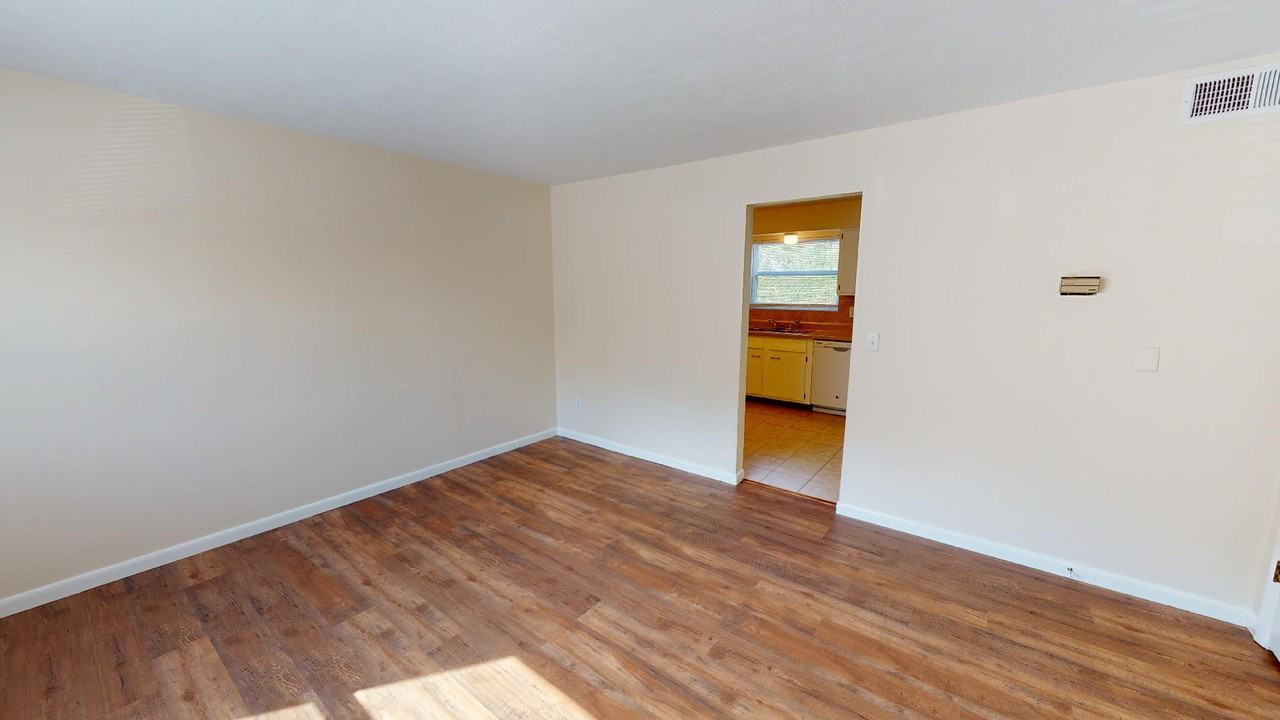 Main St Aparments - Photo 2 of 9