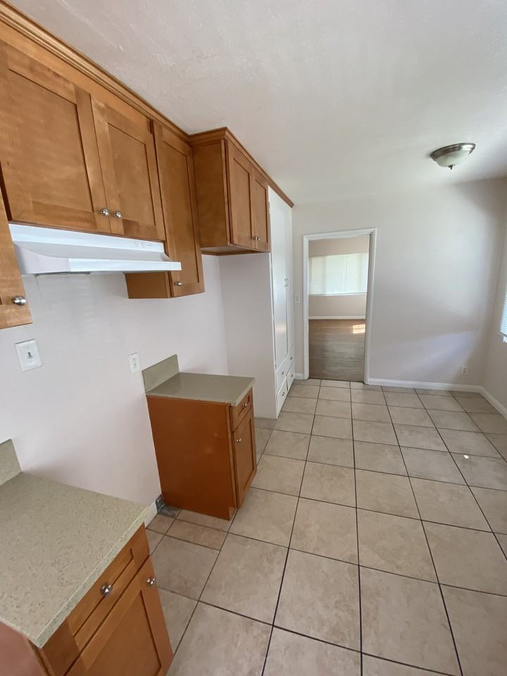 10999 California Avenue #10999 - Photo 3 of 7