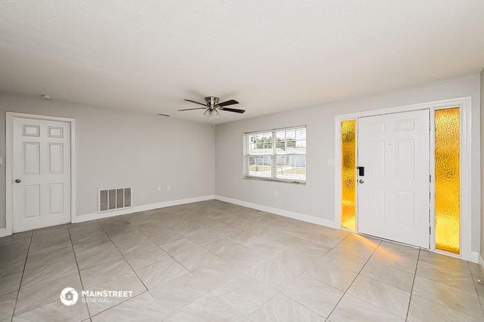 9824 Richwood Ln - Photo 3 of 16