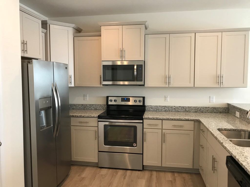 1704 Shady Oaks Dr #1 - Photo 3 of 19