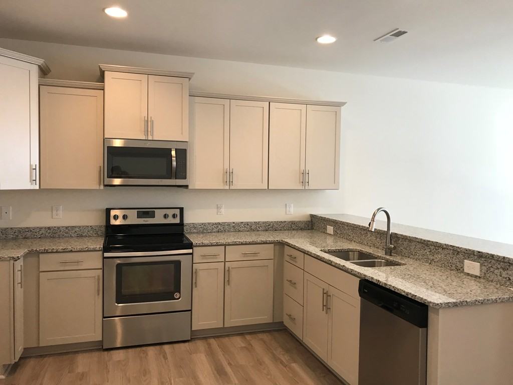 1704 Shady Oaks Dr #1 - Photo 4 of 19