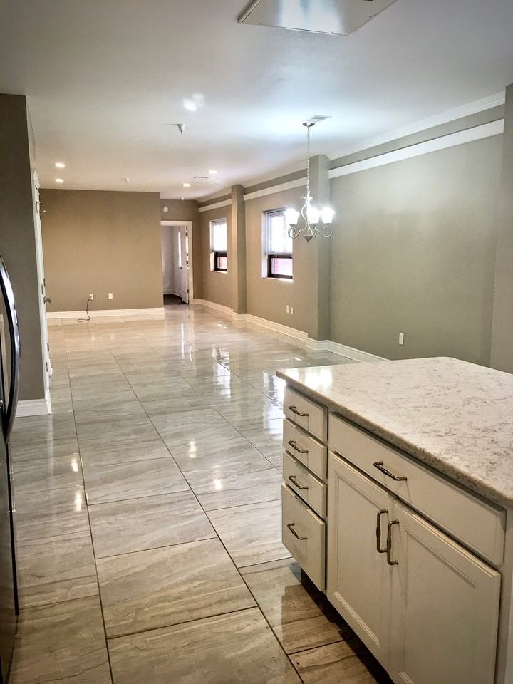 Gold Coast Apartments - Photo 3 of 20