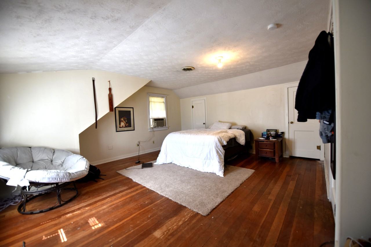 1815 Anderson Ave - Photo 3 of 8