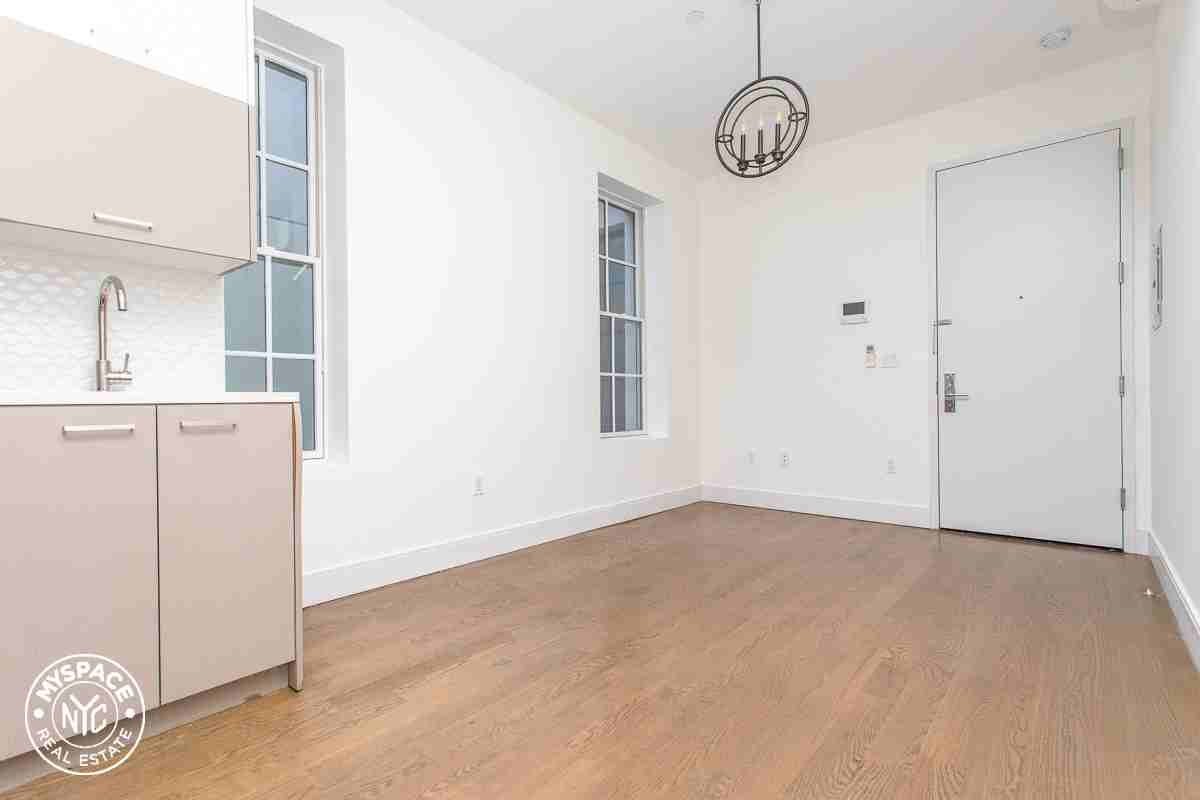 531 Knickerbocker Ave #B2