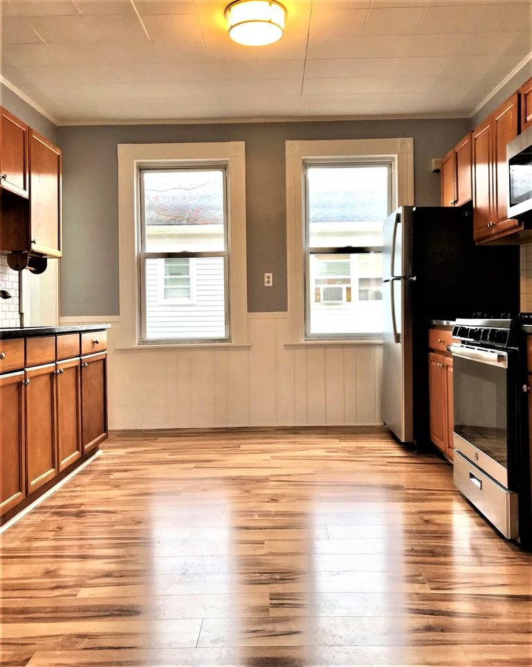 27 Harborview Avenue #2nd floor - Photo 5 of 25