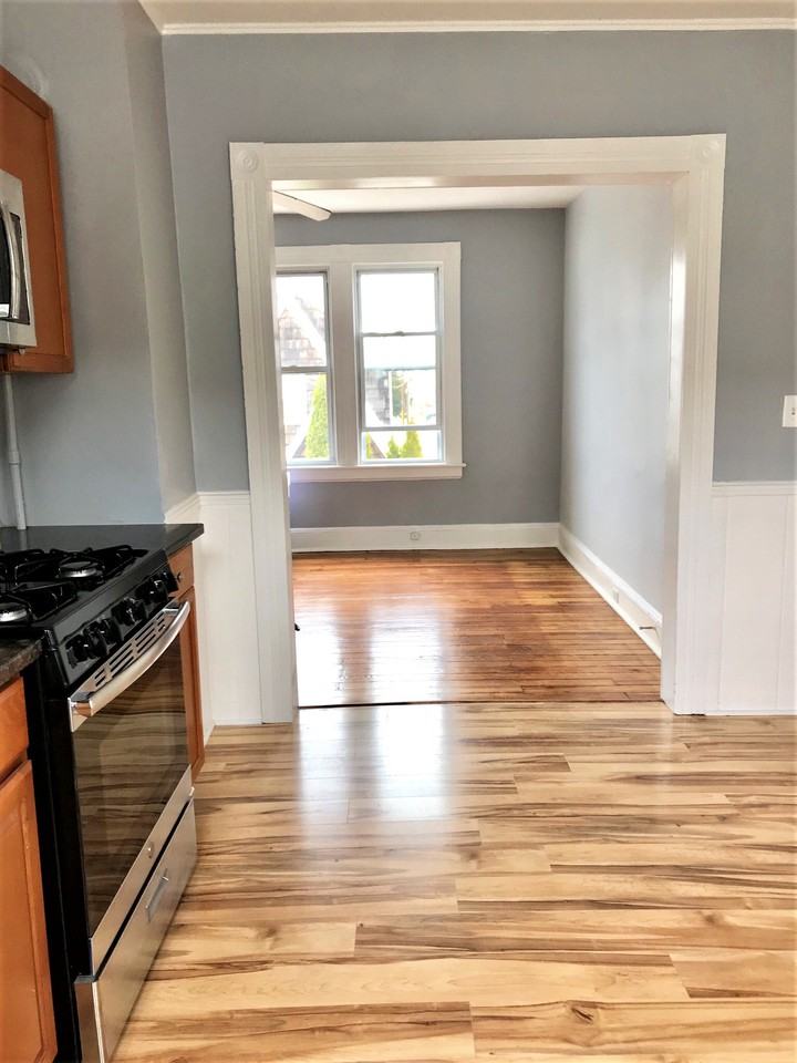 27 Harborview Avenue #2nd floor - Photo 7 of 25