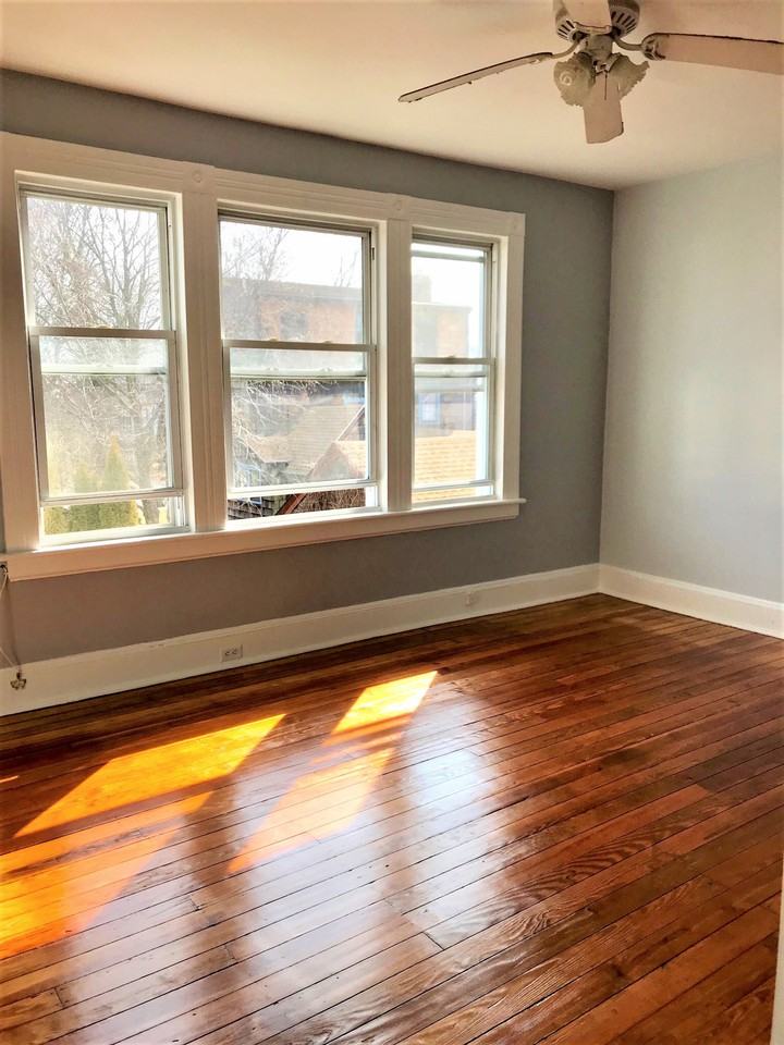 27 Harborview Avenue #2nd floor - Photo 4 of 25