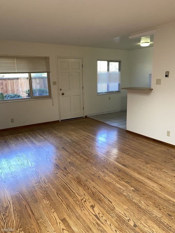 2227 Roosevelt Ave - Photo 3 of 11