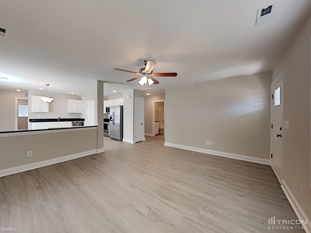 300 Dot Ave - Photo 3 of 18