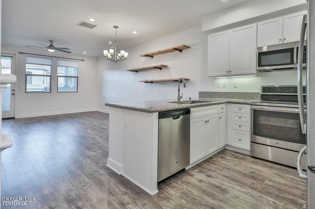 73 Jensen Ct - Photo 2 of 6