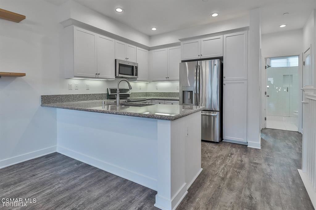 73 Jensen Ct - Photo 3 of 6