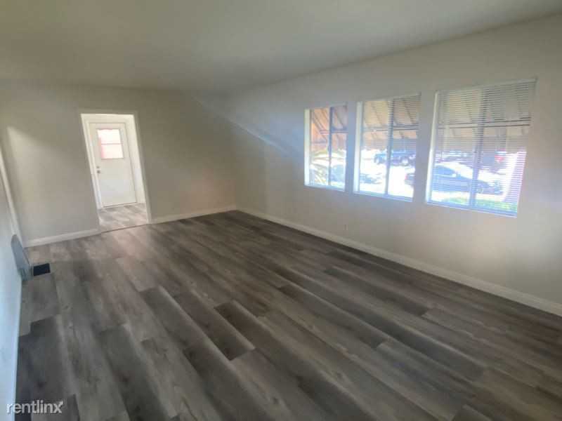 2924 W Via Acosta - Photo 3 of 24