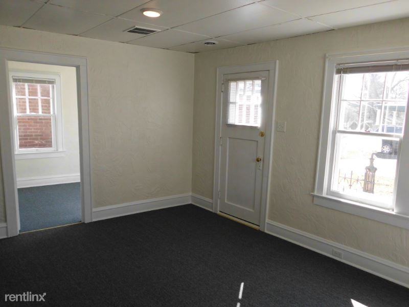 79 Mayfair Dr - Photo 3 of 11