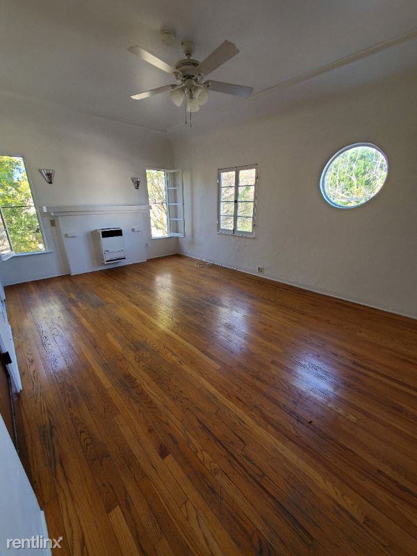 1102 1102 Cardiff Ave 2 - Photo 2 of 7