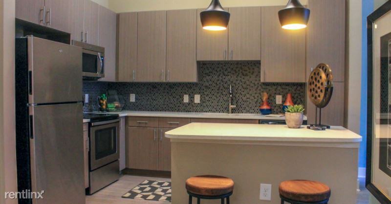 245A E Trinity Pl - Photo 3 of 9