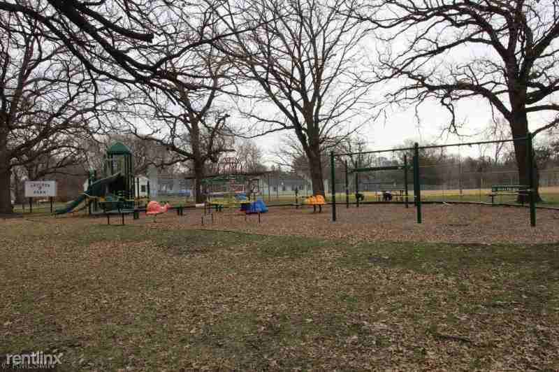 16610 16610 8th St N 3 - Photo 2 of 12