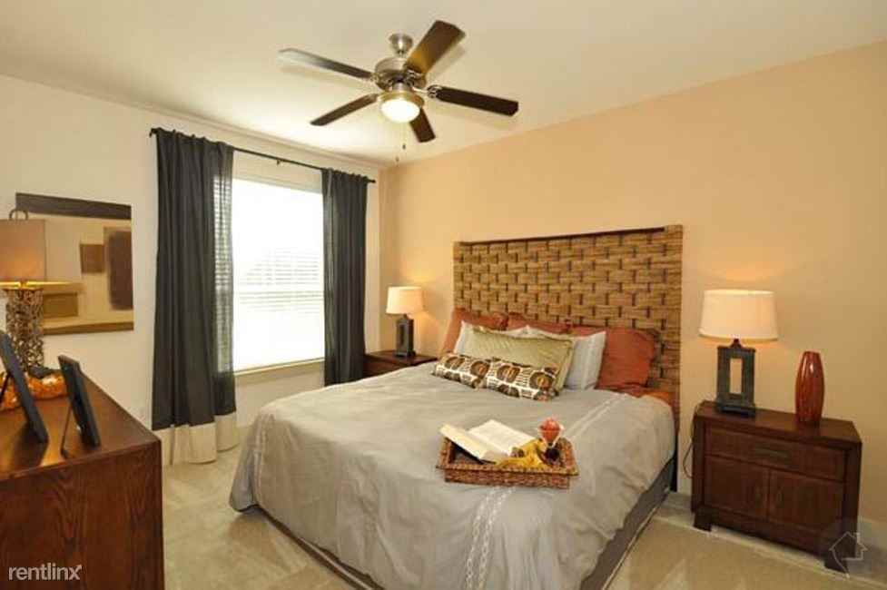 Broadstone Grand Parkway - Photo 2 of 7