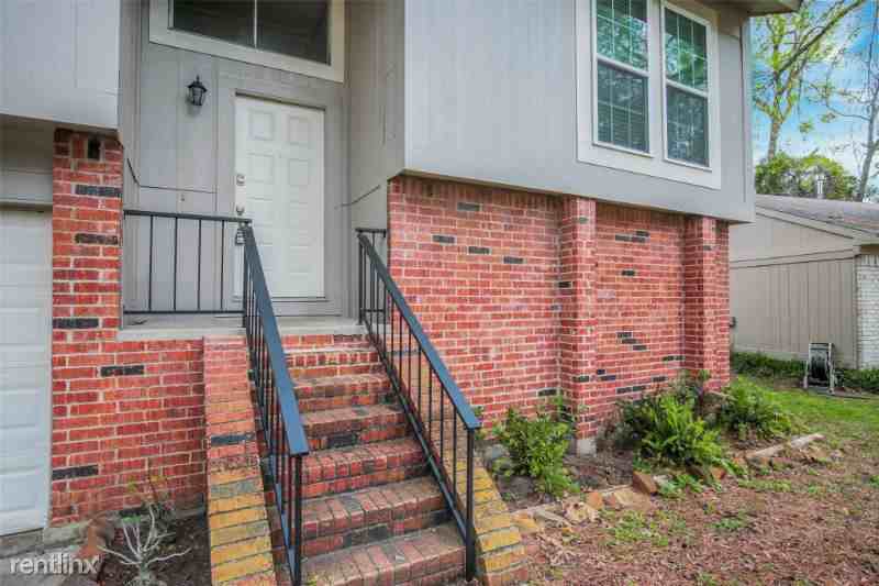 9 Hasting Oak Ct - Photo 2 of 18