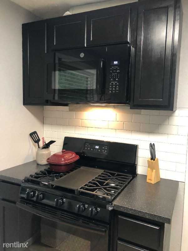 956 6th Ave Sw - Photo 2 of 14