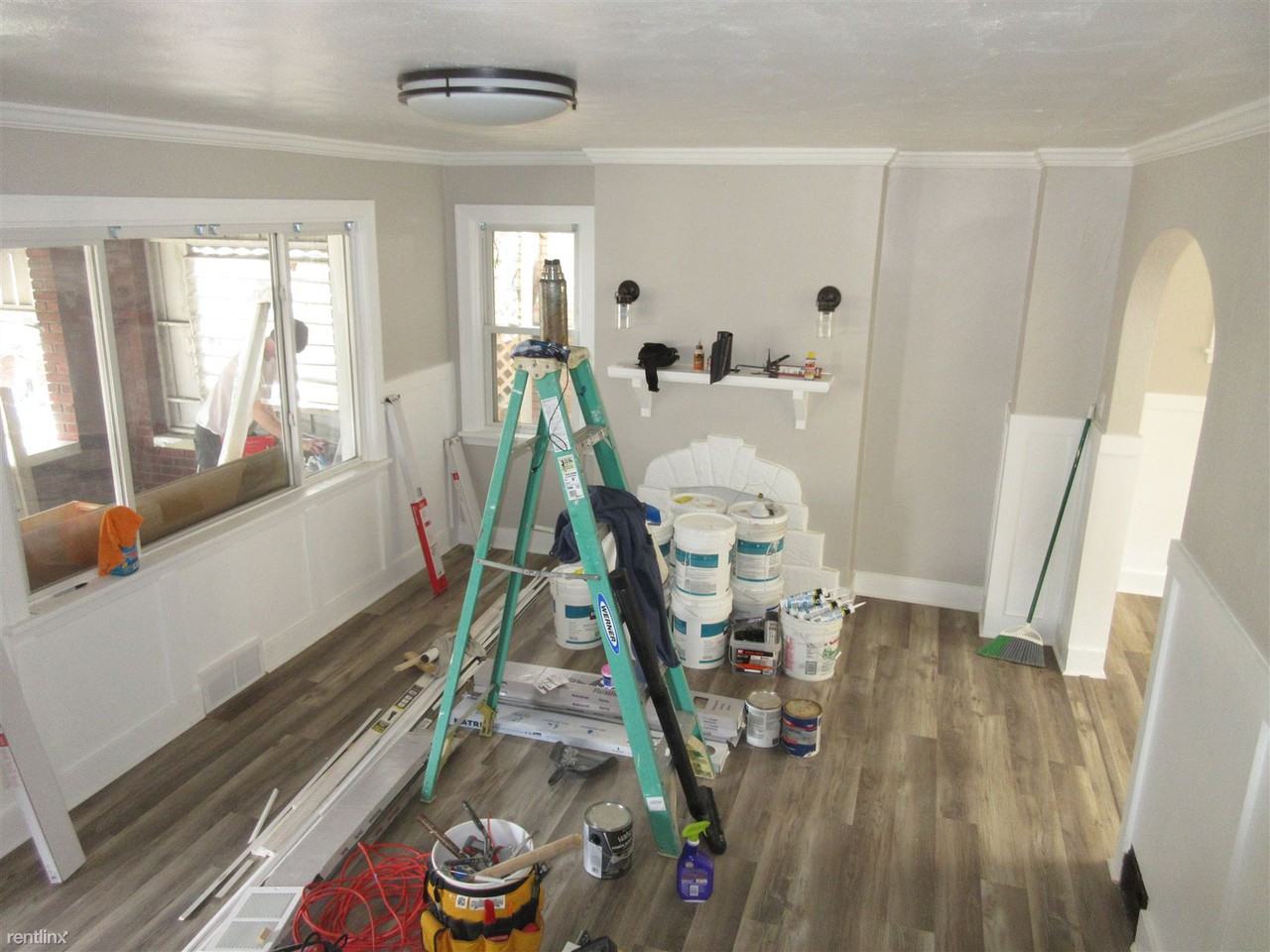 818 Woodbourne Ave - Photo 3 of 10