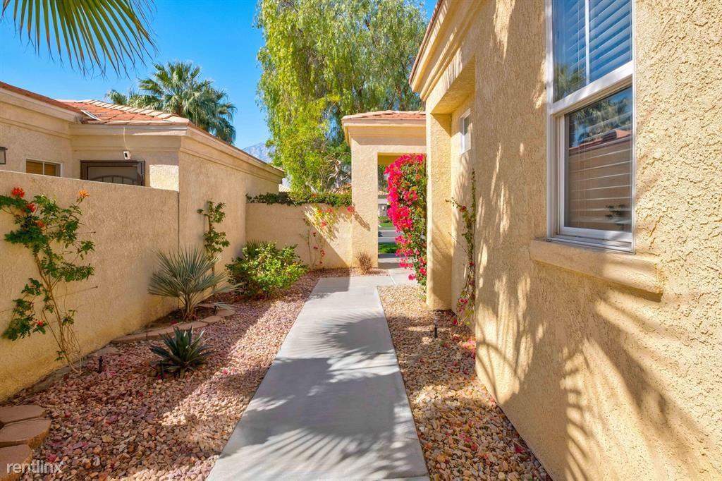 29740 Sandy Ct - Photo 2 of 6