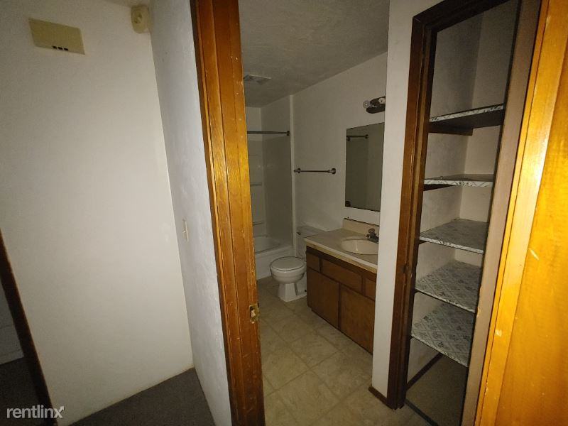 1702 1702 Brawne Ave NW 1702 - Photo 2 of 6
