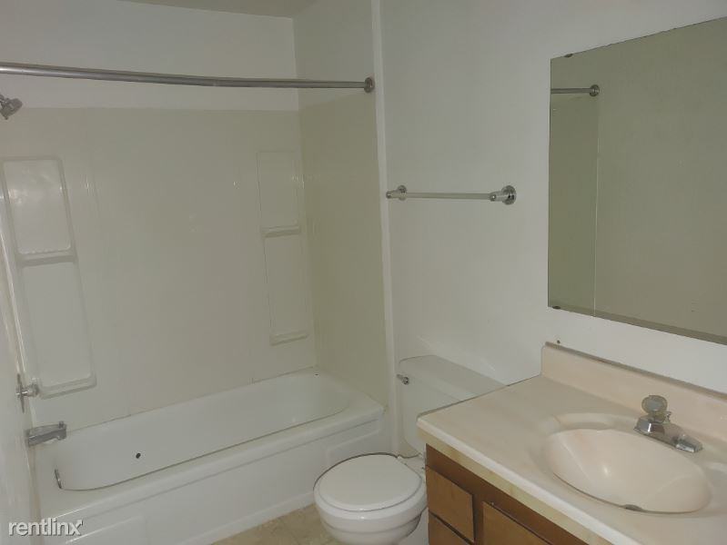 1702 1702 Brawne Ave NW 1702 - Photo 3 of 6