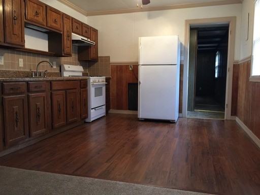 708 Redford Rd - Photo 2 of 16