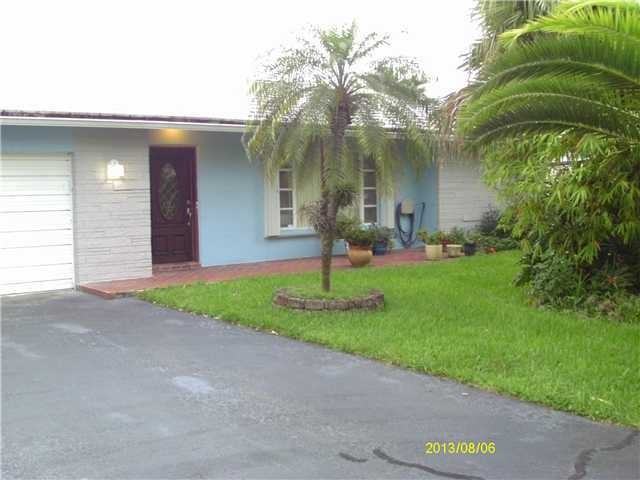 8214 NW 91st Ave - Photo 3 of 9