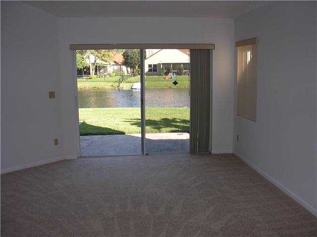 9250 Oak Grove Cir - Photo 2 of 9