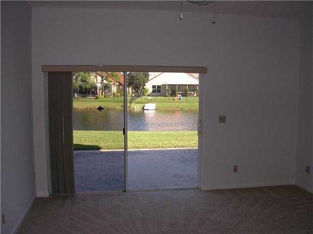 9250 Oak Grove Cir - Photo 3 of 9