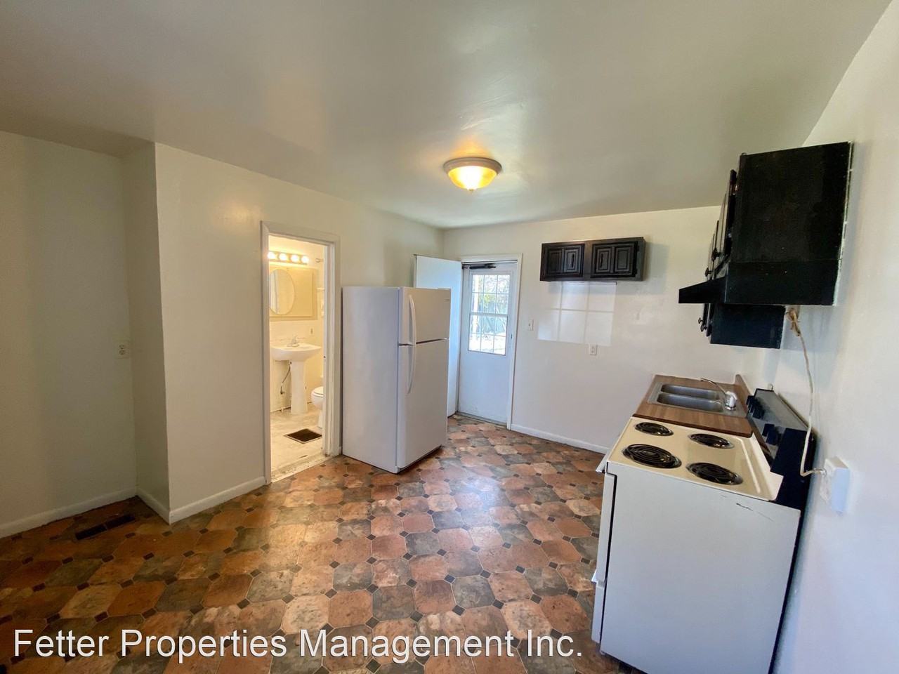 1313 E Sycamore St - Photo 2 of 12