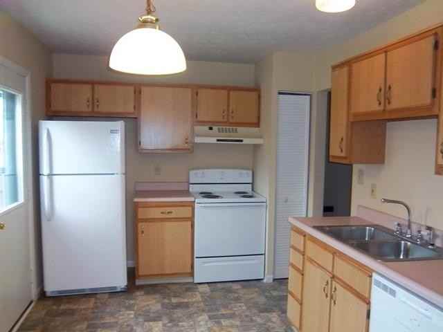 3575 Bearwood Dr - Photo 3 of 15