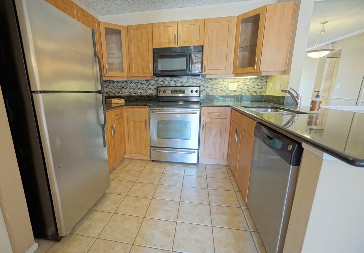 5748 Baywater Dr #4 - Photo 6 of 14