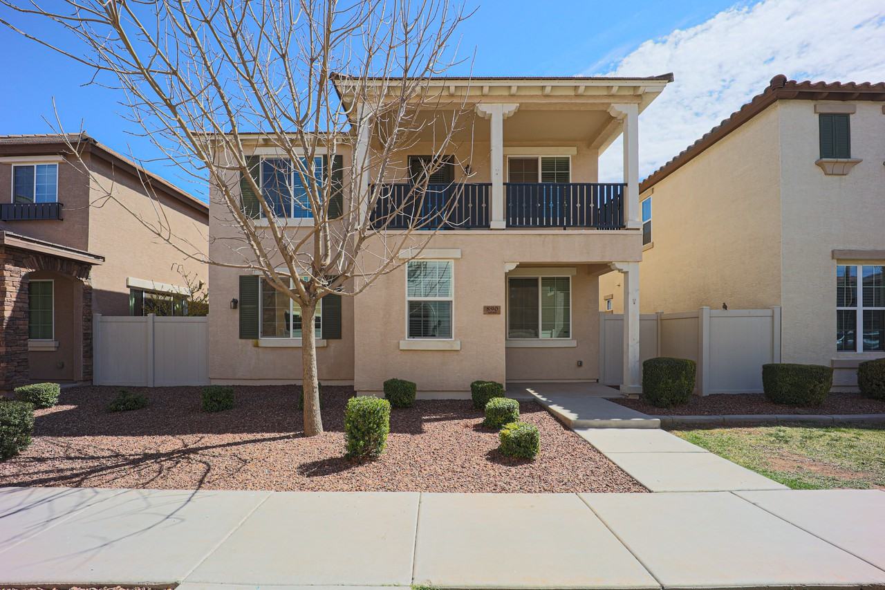 890 S Almira Ave - Photo 3 of 45