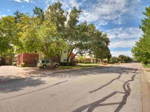 9608 Woodvale Dr - Photo 3 of 8
