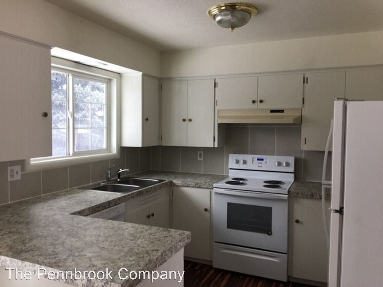 429 S Court Ave - Photo 3 of 8