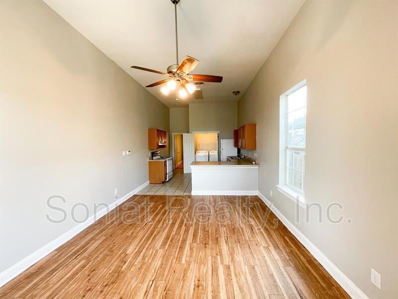 2610B Bienville St #2610B - Photo 2 of 9