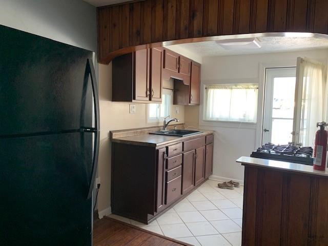 158 Washington Dr - Photo 2 of 9