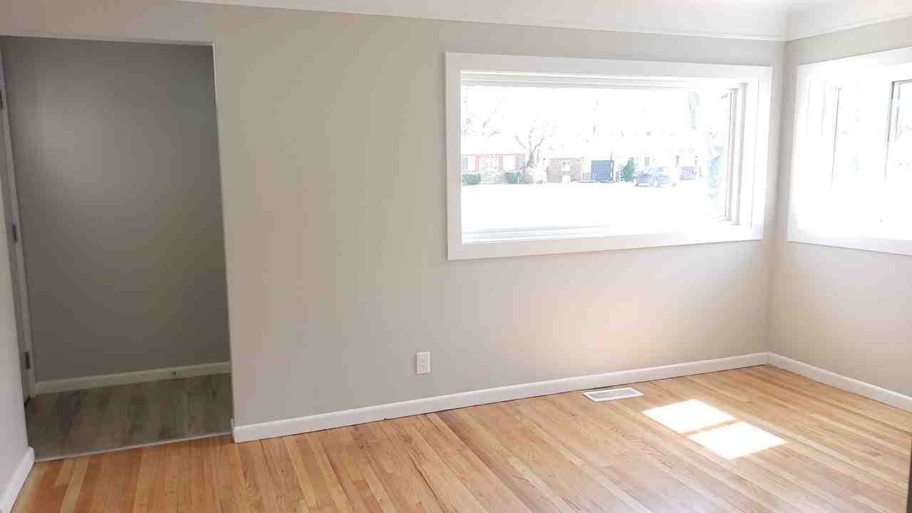 15161 Harrison St #1 - Photo 3 of 23