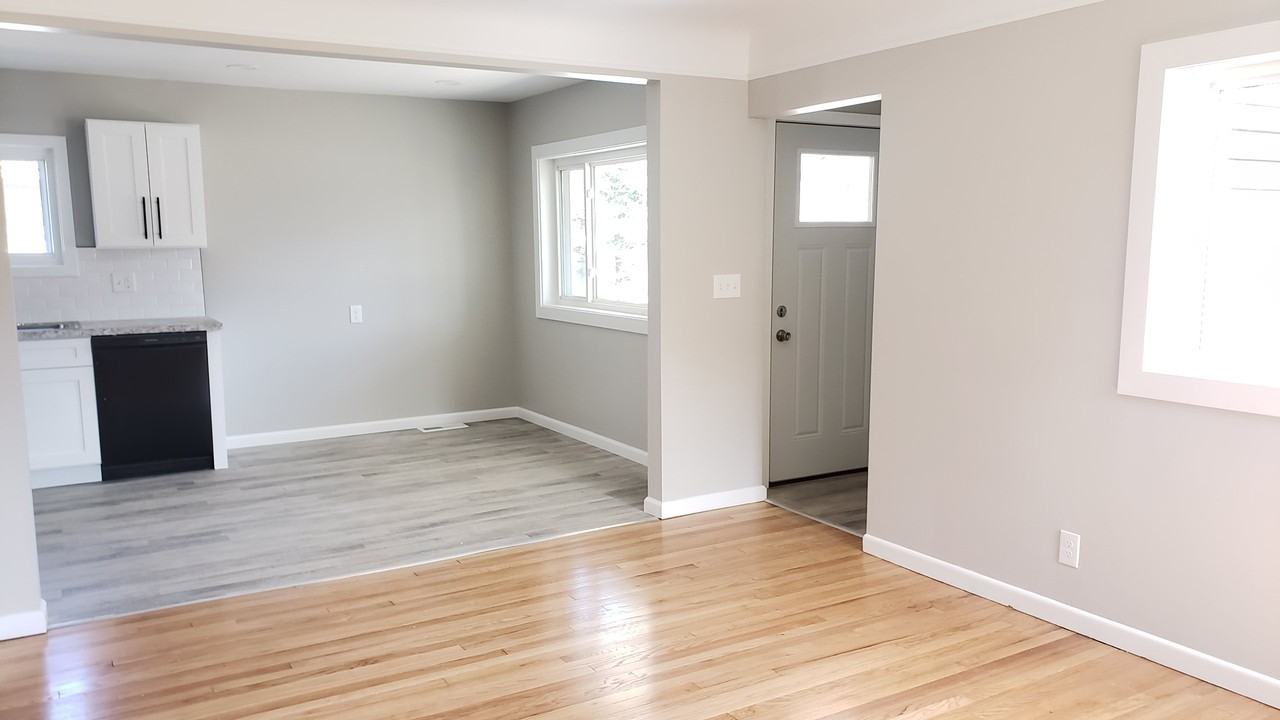 15161 Harrison St #1 - Photo 4 of 23