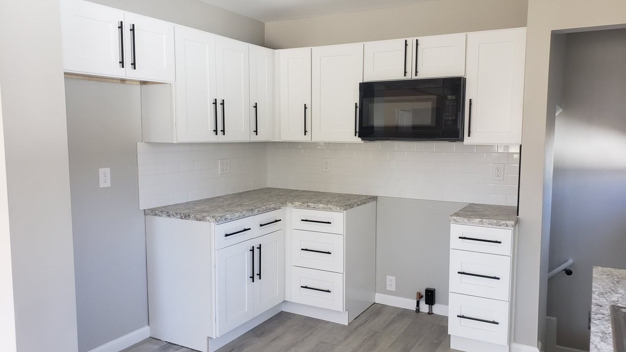 15161 Harrison St #1 - Photo 7 of 23