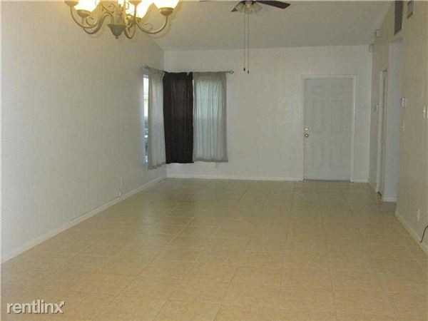 11004 SW 11th Pl - Photo 2 of 6