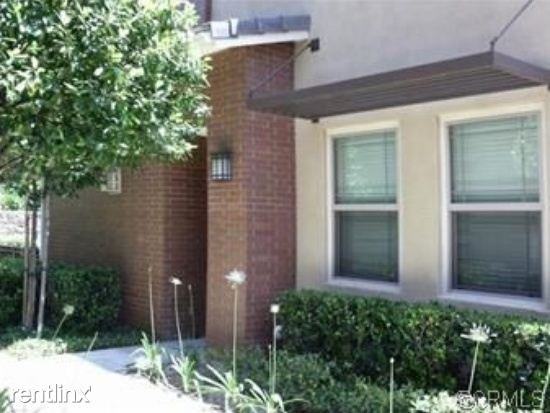 Victoria Gardens CONDO - Photo 3 of 10